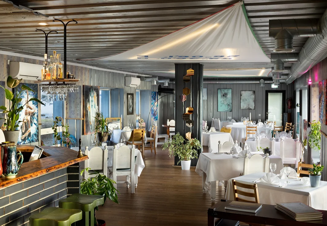 Vergi Sadam & Restoran Wirkes' söögisaal